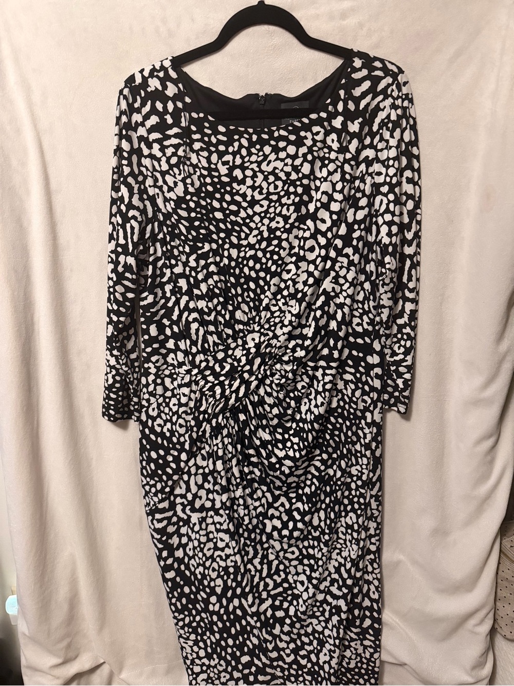 Adrianna Papell Black and White Long Sleeve Twist Front Dress